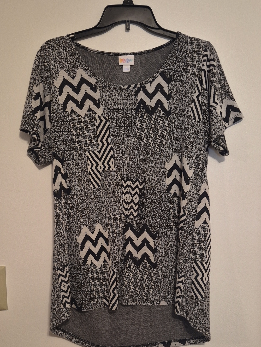 LuLaRoe Womens Black and White Patchwork Print Short Sleeve Top Sz L